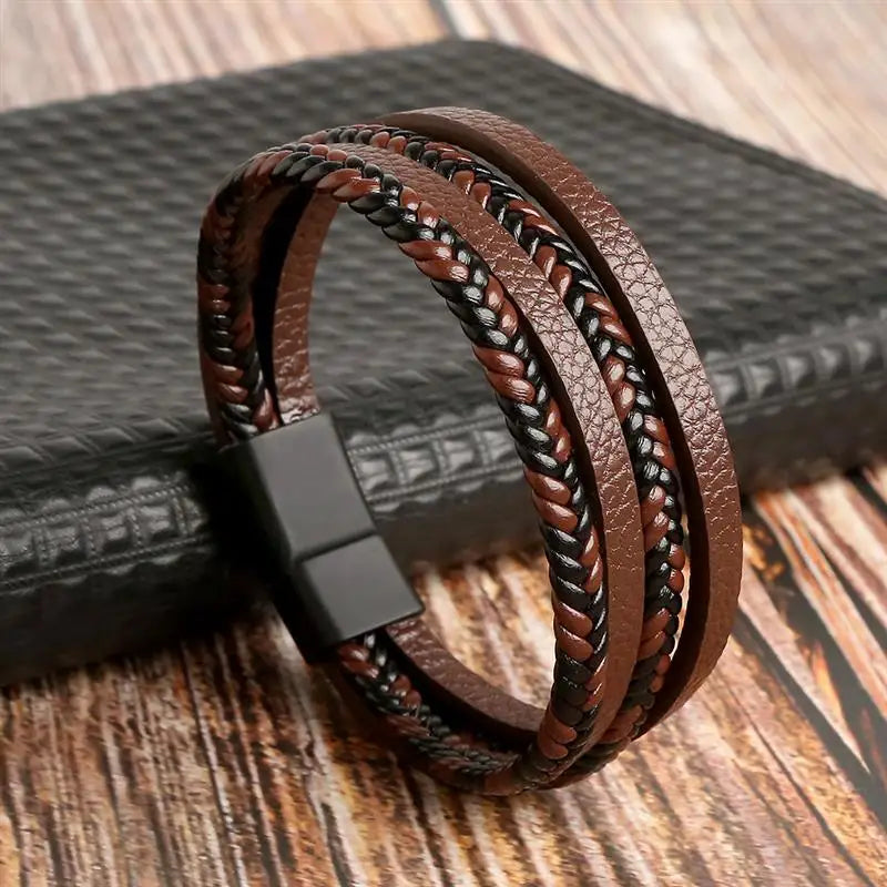 Bracelet classique en cuir pour homme Nouveau style tissé à la main Combinaison multicouche
Accessoire de mode, bijou pour homme