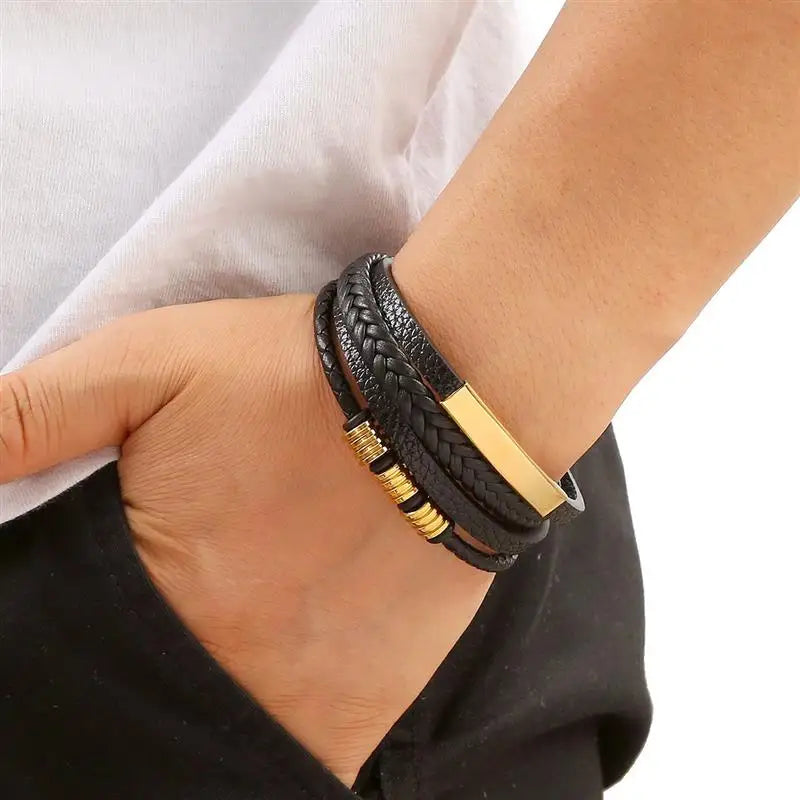 Bracelet classique en cuir pour homme Nouveau style tissé à la main Combinaison multicouche
Accessoire de mode, bijou pour homme