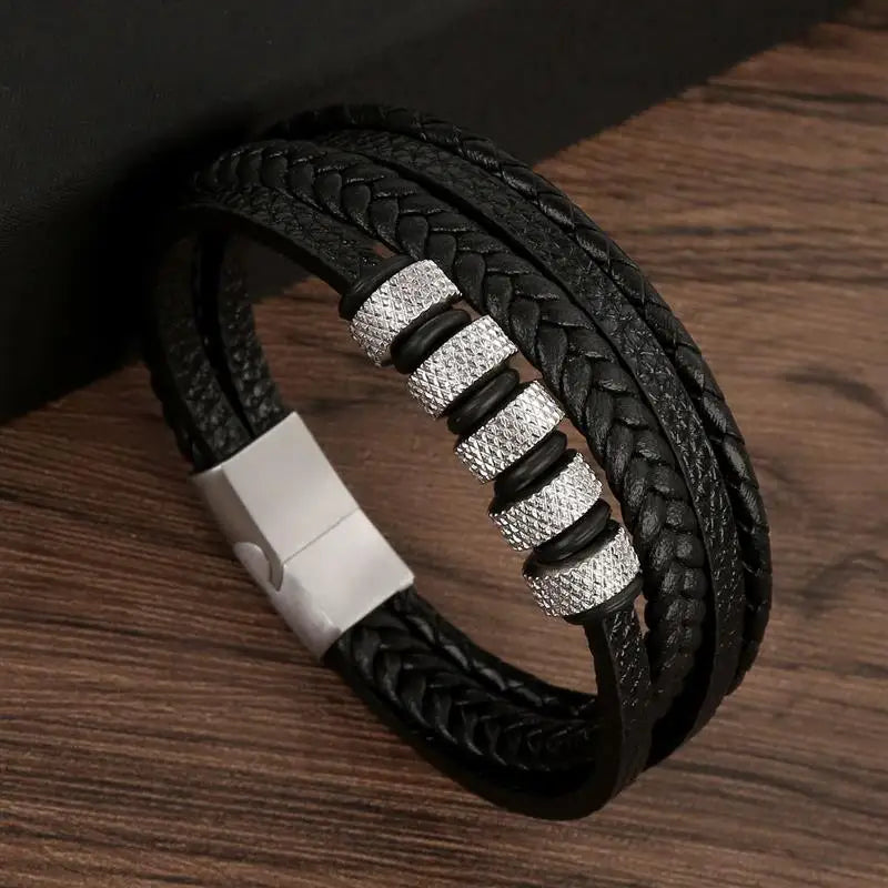 Bracelet classique en cuir pour homme Nouveau style tissé à la main Combinaison multicouche
Accessoire de mode, bijou pour homme