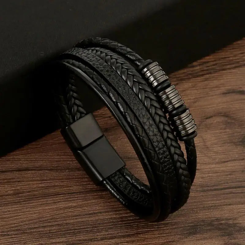 Bracelet classique en cuir pour homme Nouveau style tissé à la main Combinaison multicouche
Accessoire de mode, bijou pour homme