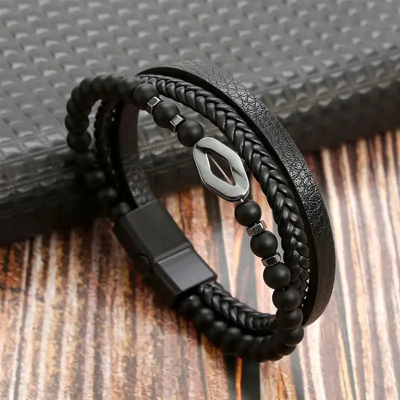 Bracelet classique en cuir pour homme Nouveau style tissé à la main Combinaison multicouche
Accessoire de mode, bijou pour homme